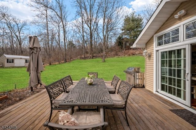 18 Valhalla Rd, Montville Twp., NJ 07045