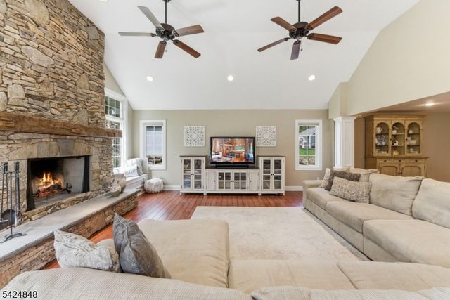 18 Valhalla Rd, Montville Twp., NJ 07045