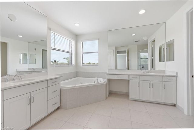 11619 Riverstone LN, Fort Myers, FL 33913