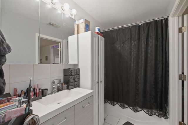 3859 N Whipple Street, Chicago, IL 60618