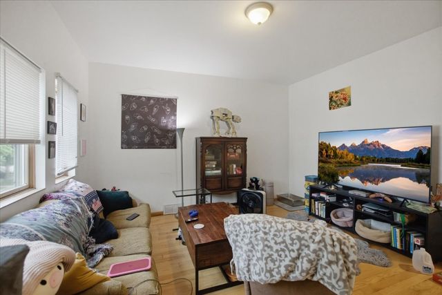 3859 N Whipple Street, Chicago, IL 60618