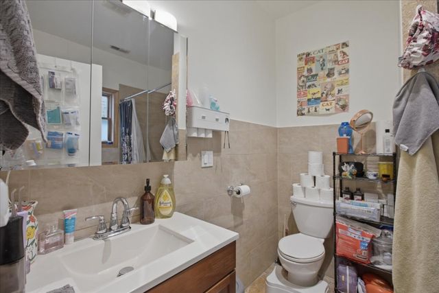 3859 N Whipple Street, Chicago, IL 60618