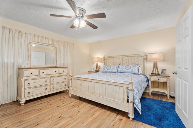 2002 Millhouse Road, Houston, TX 77073