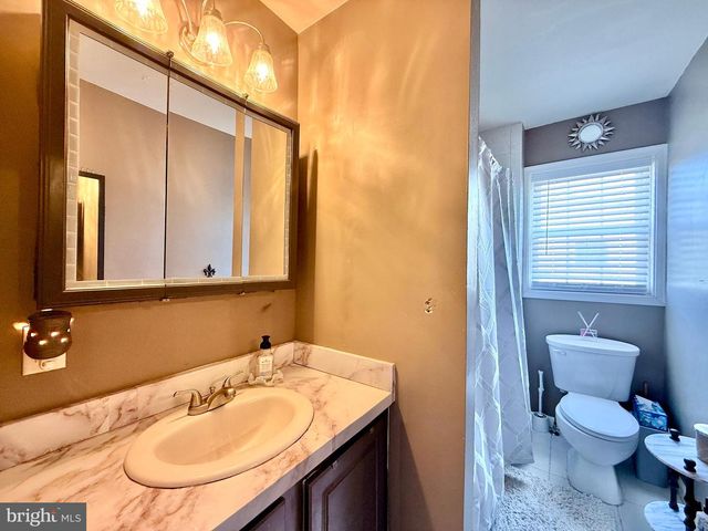 228 W BROWNING RD, Bellmawr, NJ 08031