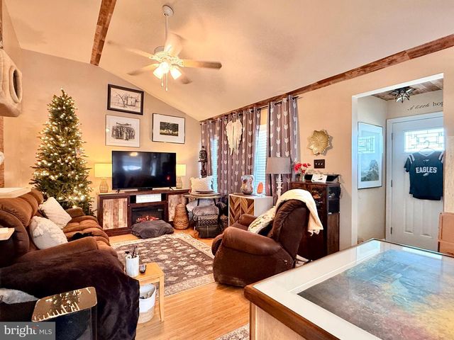 228 W BROWNING RD, Bellmawr, NJ 08031