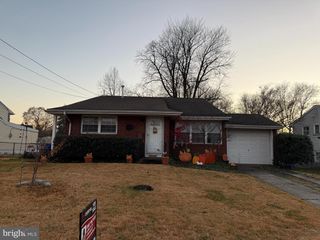 228 W BROWNING RD, Bellmawr, NJ 08031