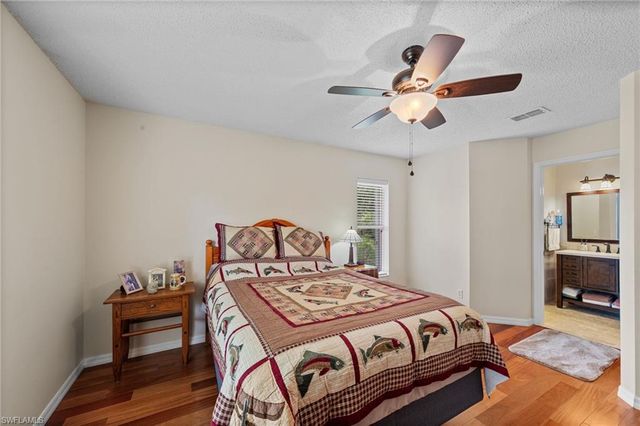 621 Squire CIR 204, Naples, FL 34104