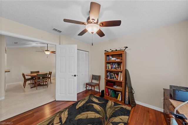 621 Squire CIR 204, Naples, FL 34104