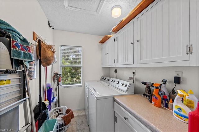 621 Squire CIR 204, Naples, FL 34104