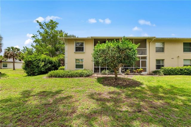 621 Squire CIR 204, Naples, FL 34104