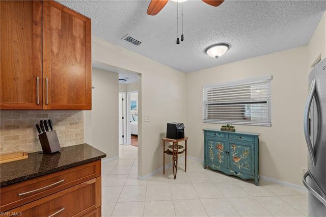 621 Squire CIR 204, Naples, FL 34104