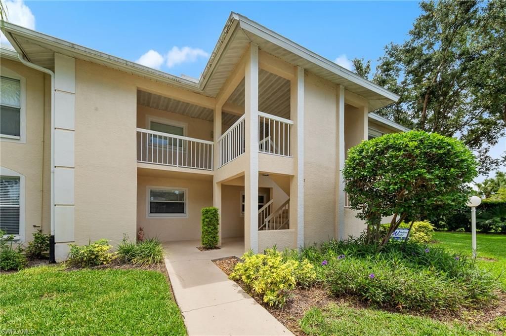 621 Squire CIR 204, Naples, FL 34104