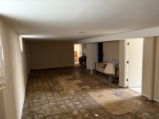8114 S Anthony Avenue, Chicago, IL 60617