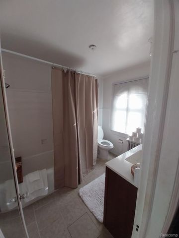 16834 Muirland Street, Detroit, MI 48221