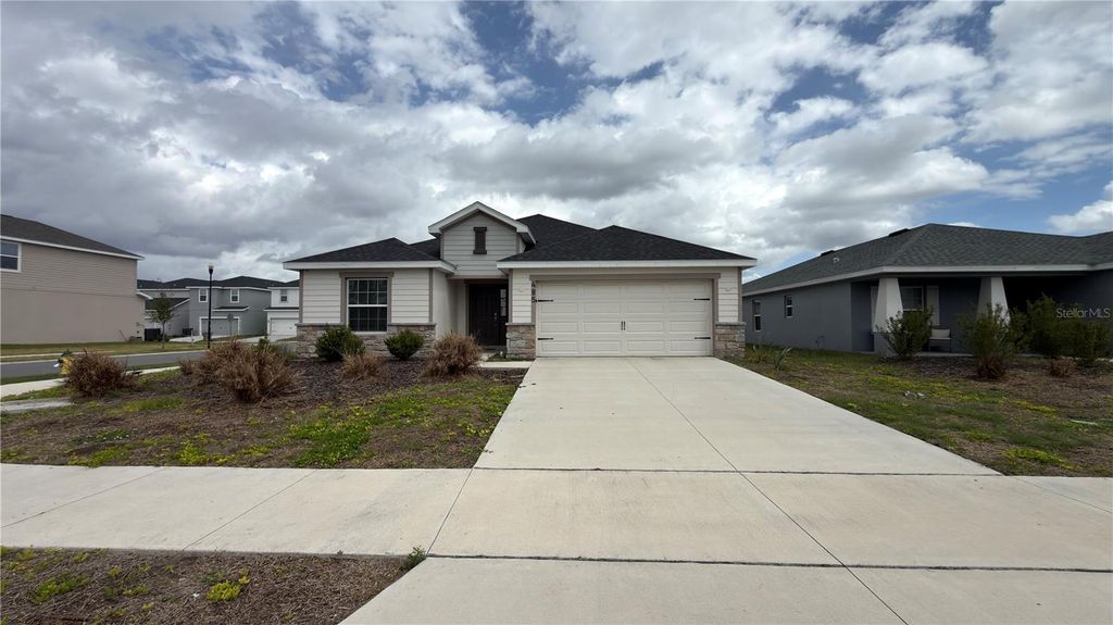 Image 2 of property listing at 485 WINDY WILLOW WAY, St Cloud, FL 34771