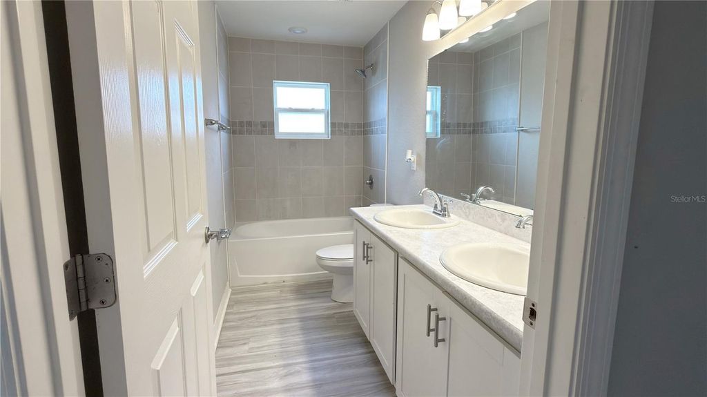 Image 4 of property listing at 485 WINDY WILLOW WAY, St Cloud, FL 34771