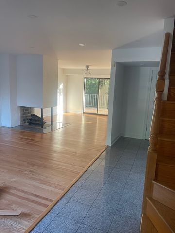 19W143 Avenue Rue Royal Avenue, Oak Brook, IL 60523