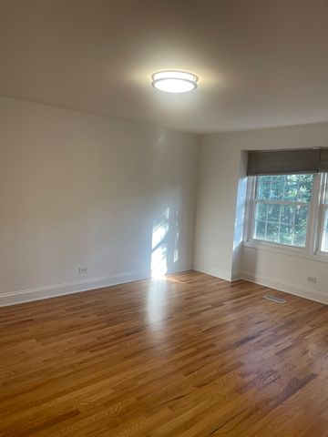 19W143 Avenue Rue Royal Avenue, Oak Brook, IL 60523