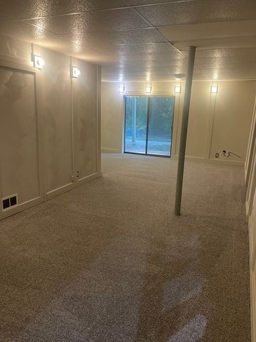 19W143 Avenue Rue Royal Avenue, Oak Brook, IL 60523