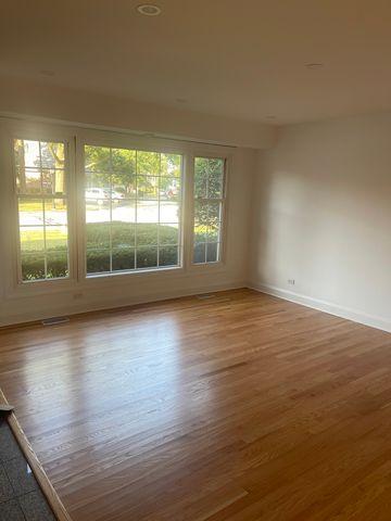 19W143 Avenue Rue Royal Avenue, Oak Brook, IL 60523