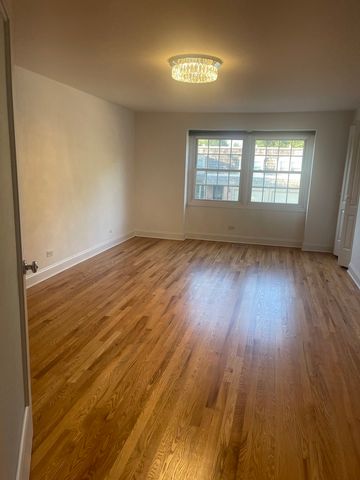 19W143 Avenue Rue Royal Avenue, Oak Brook, IL 60523