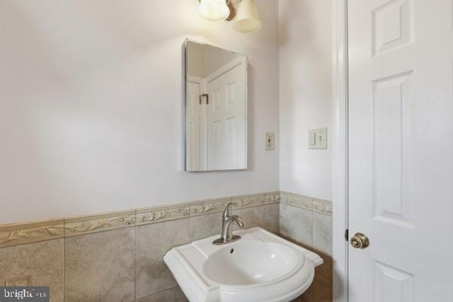 331 OSBORNE AVE, Morrisville, PA 19067