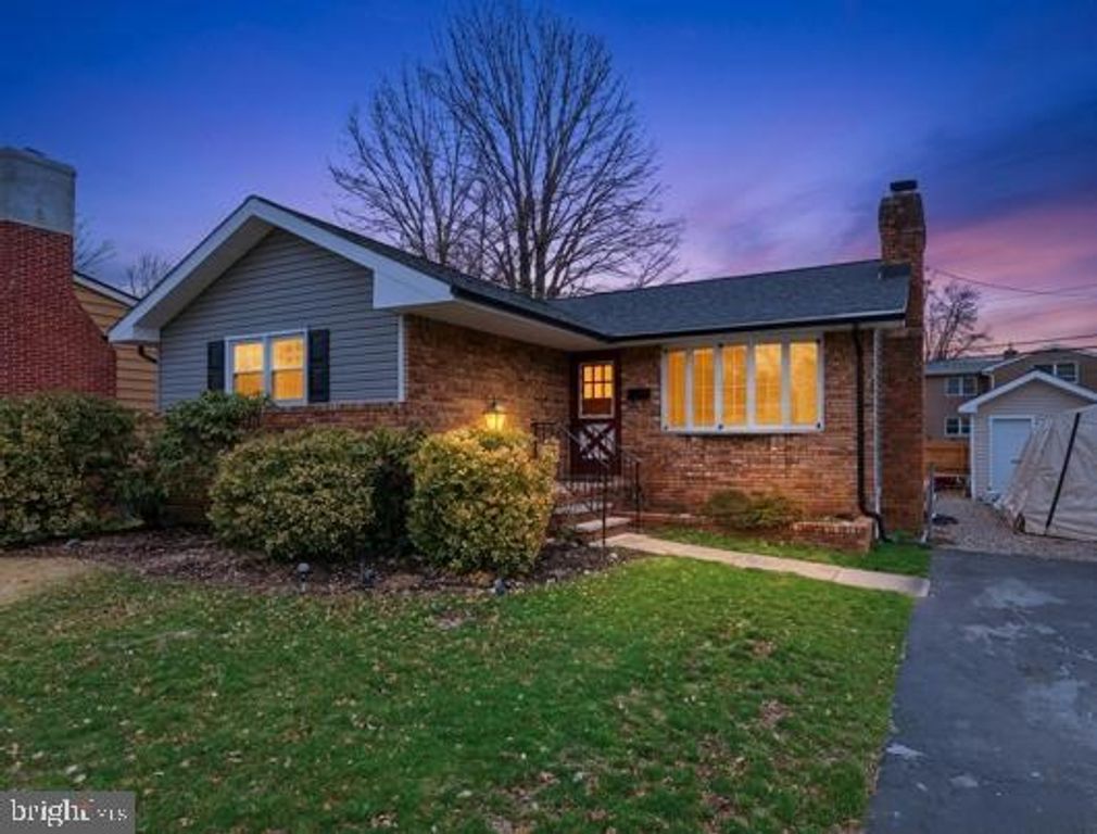 331 OSBORNE AVE, Morrisville, PA 19067