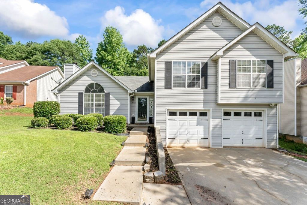 5832 Whitney Way, Rex, GA 30273