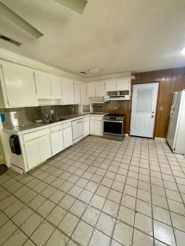 331 Sprucewood Drive, Summerville, SC 29485