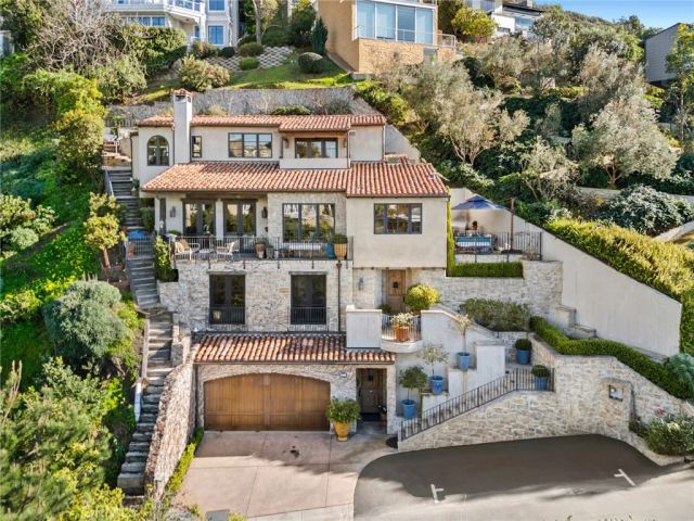 2100 Crestview Drive, Laguna Beach, CA 92651