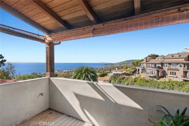 2100 Crestview Drive, Laguna Beach, CA 92651