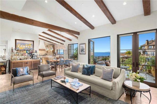 2100 Crestview Drive, Laguna Beach, CA 92651