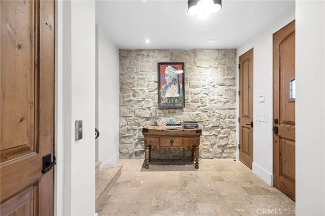 2100 Crestview Drive, Laguna Beach, CA 92651