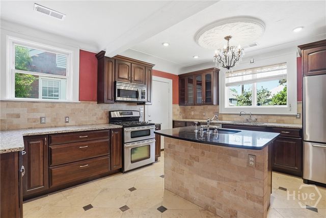 528 E 51st Street, Savannah, GA 31405