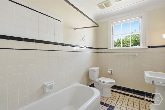 528 E 51st Street, Savannah, GA 31405