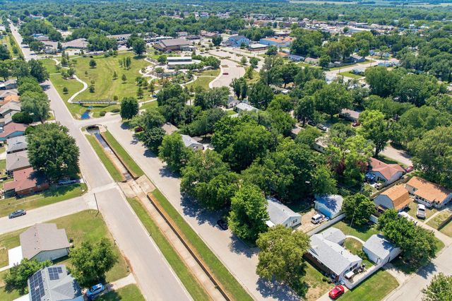 837 N Westview, Derby, KS 67037