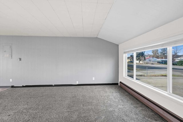 8002 E INDIANA Ave, Spokane Valley, WA 99212