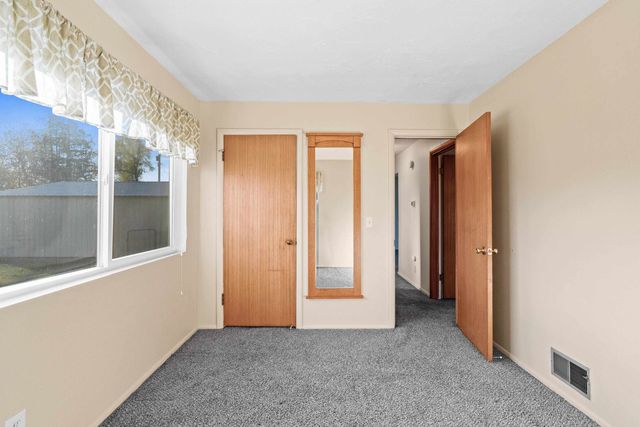 8002 E INDIANA Ave, Spokane Valley, WA 99212