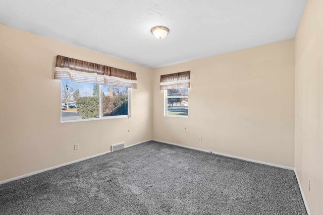 8002 E INDIANA Ave, Spokane Valley, WA 99212