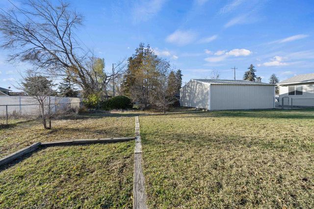 8002 E INDIANA Ave, Spokane Valley, WA 99212