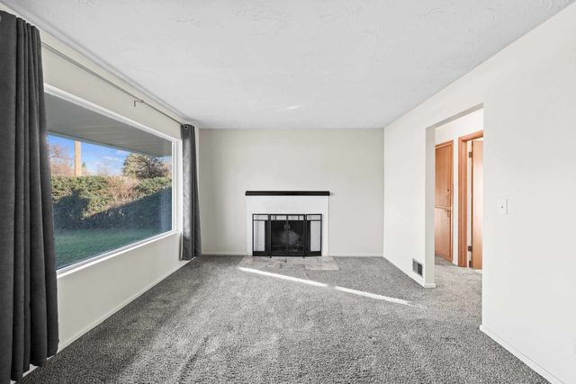 8002 E INDIANA Ave, Spokane Valley, WA 99212