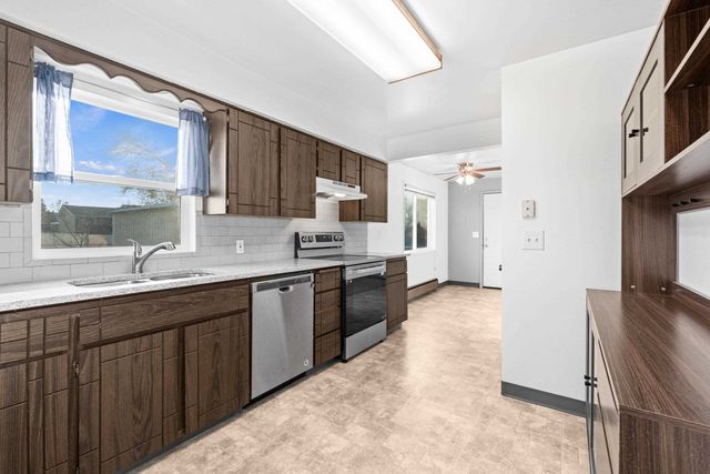 8002 E INDIANA Ave, Spokane Valley, WA 99212