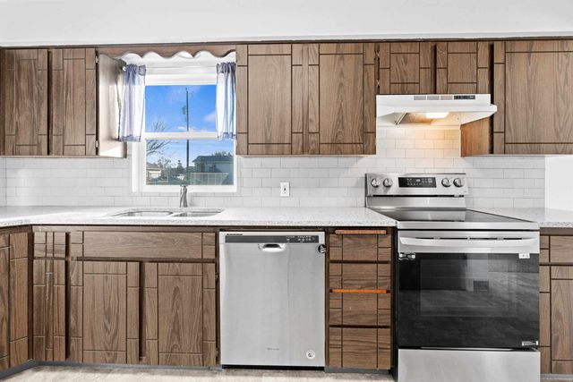 8002 E INDIANA Ave, Spokane Valley, WA 99212