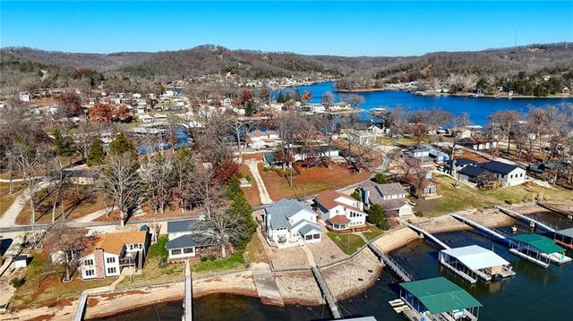 267 Long Acres Drive, Sunrise Beach, MO 65079