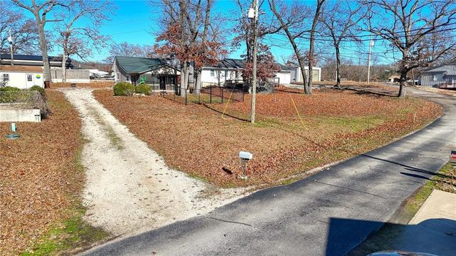 267 Long Acres Drive, Sunrise Beach, MO 65079