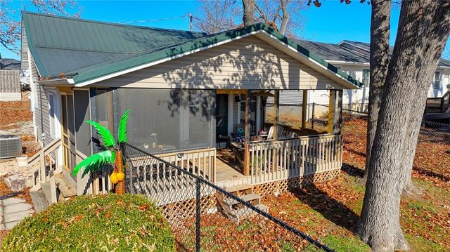 267 Long Acres Drive, Sunrise Beach, MO 65079