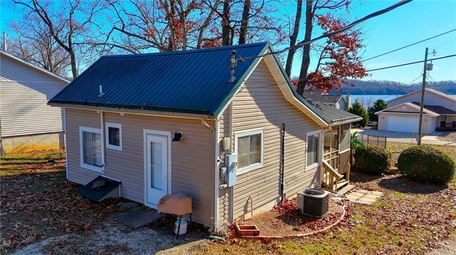 267 Long Acres Drive, Sunrise Beach, MO 65079