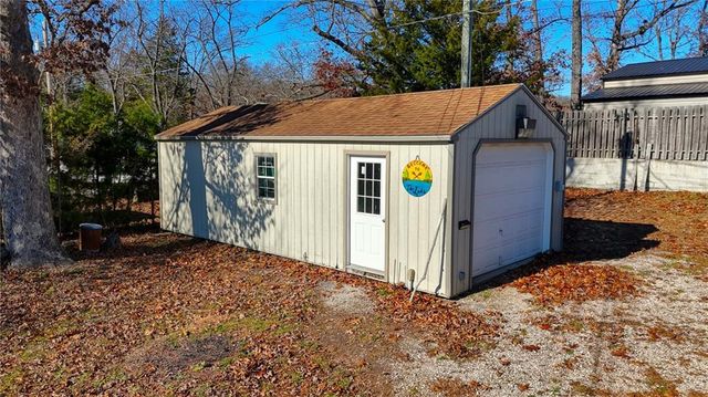 267 Long Acres Drive, Sunrise Beach, MO 65079