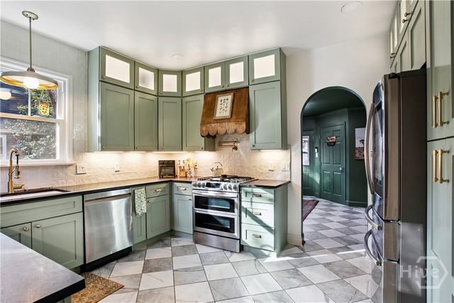 628 E 57th Street, Savannah, GA 31405