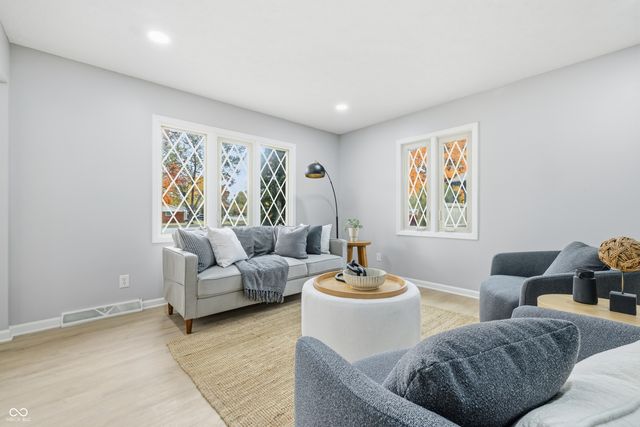 712 E Main Street, Carmel, IN 46032